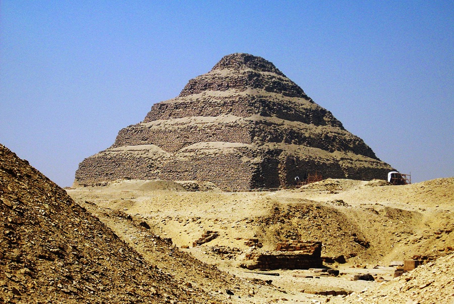 Die Stufenpyramide des Pharao Djoser - © Eckart Unterberger